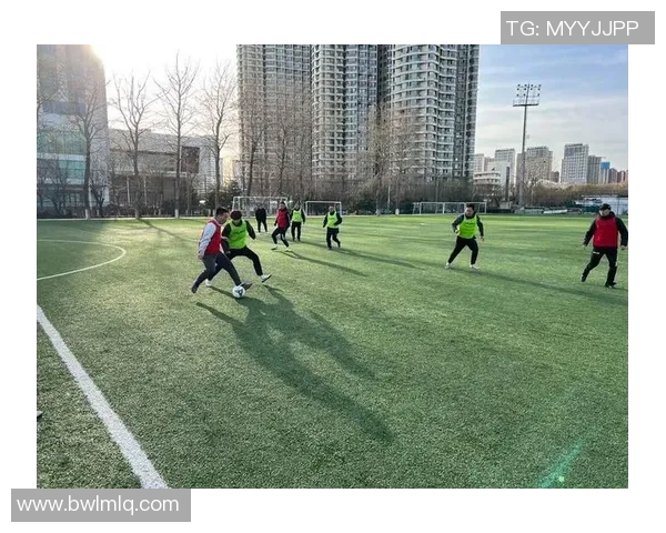 重庆足球教练员培训班助力青少年足球发展提升教练水平与实战能力